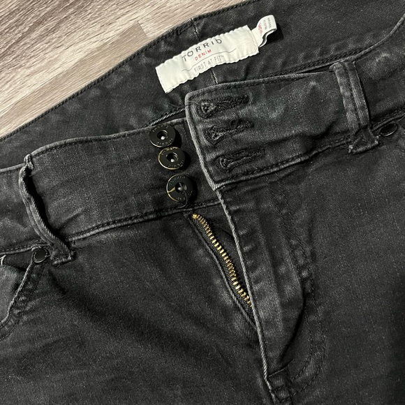 Torrid Black Jegging Super Soft Stretch Denim Jeans - Picture 2 of 5